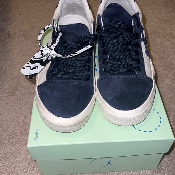 Off-White Low Vulcanized/Sued White Navy Blue - Picture 1 of 6